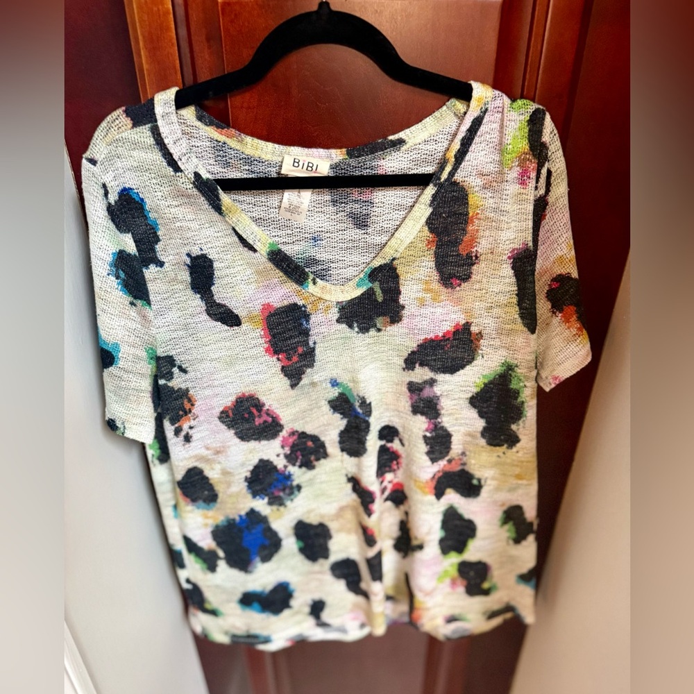 🐆 Wild About Color! BIBI Knit V-Neck Top (Size L) 🌈